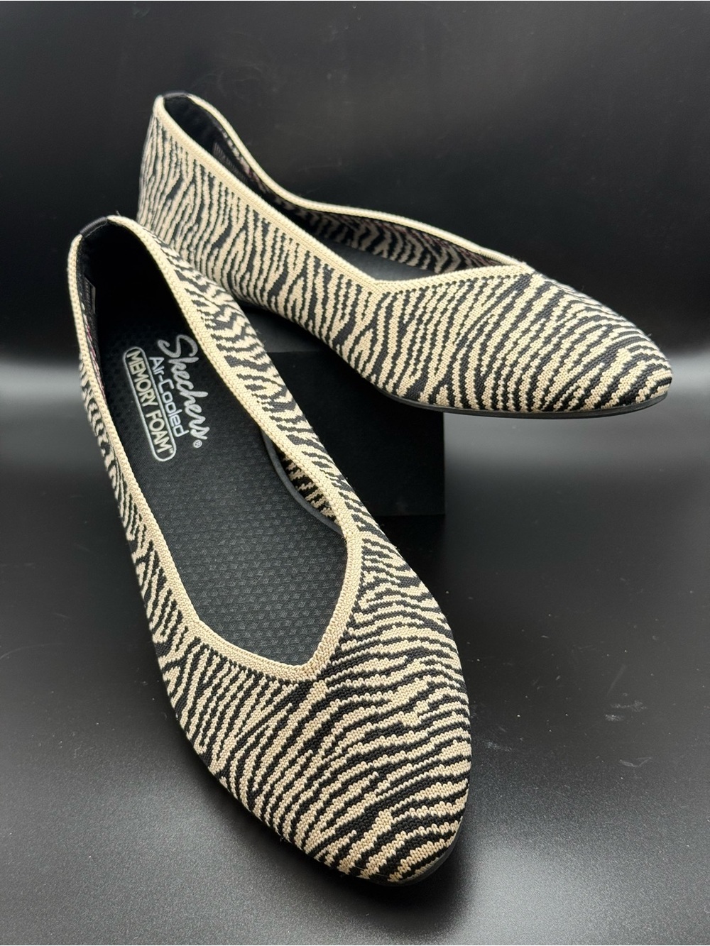 NWOT Skechers Animal Print Washable Flats Size 11